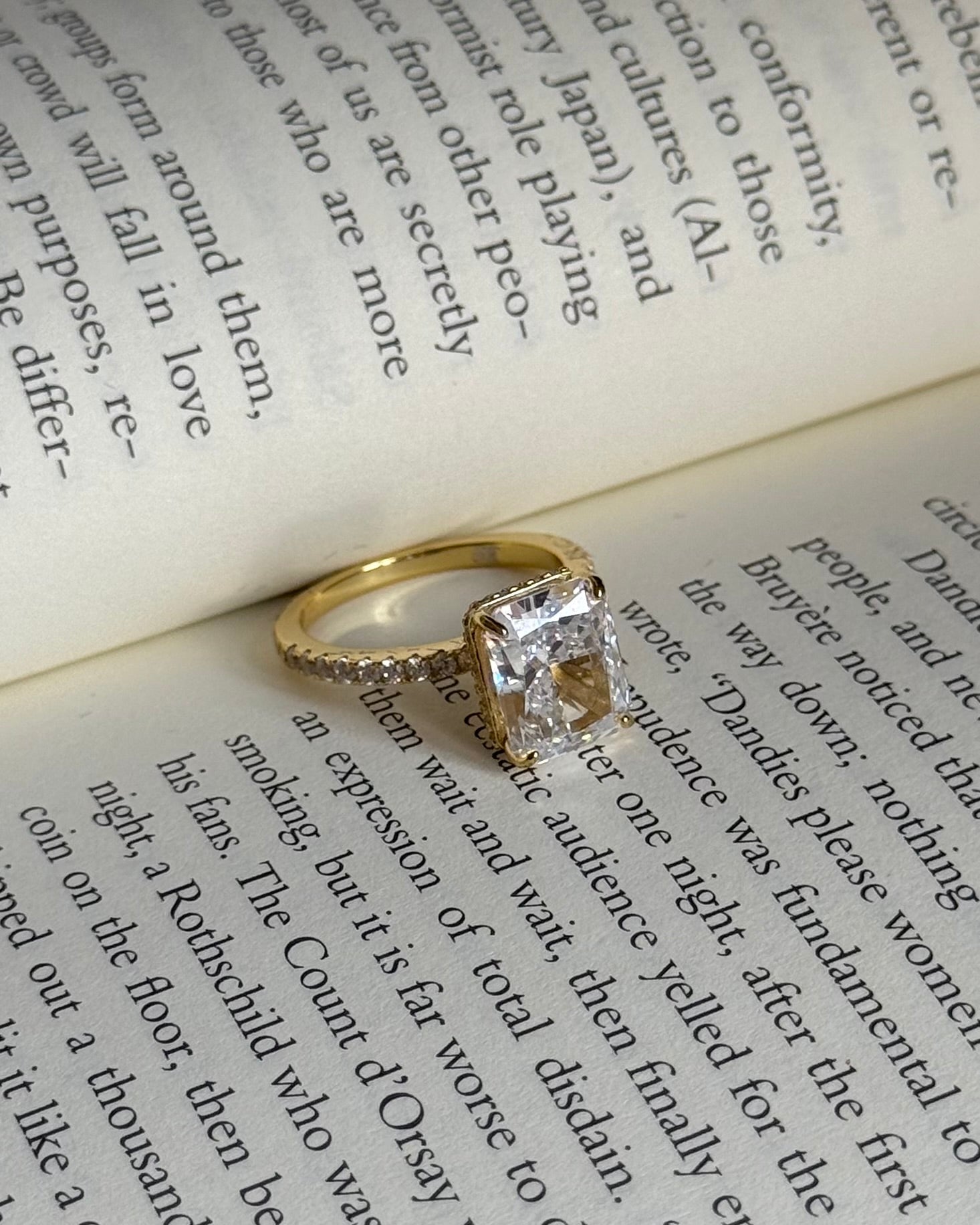 Carré d’Or Gold Ring