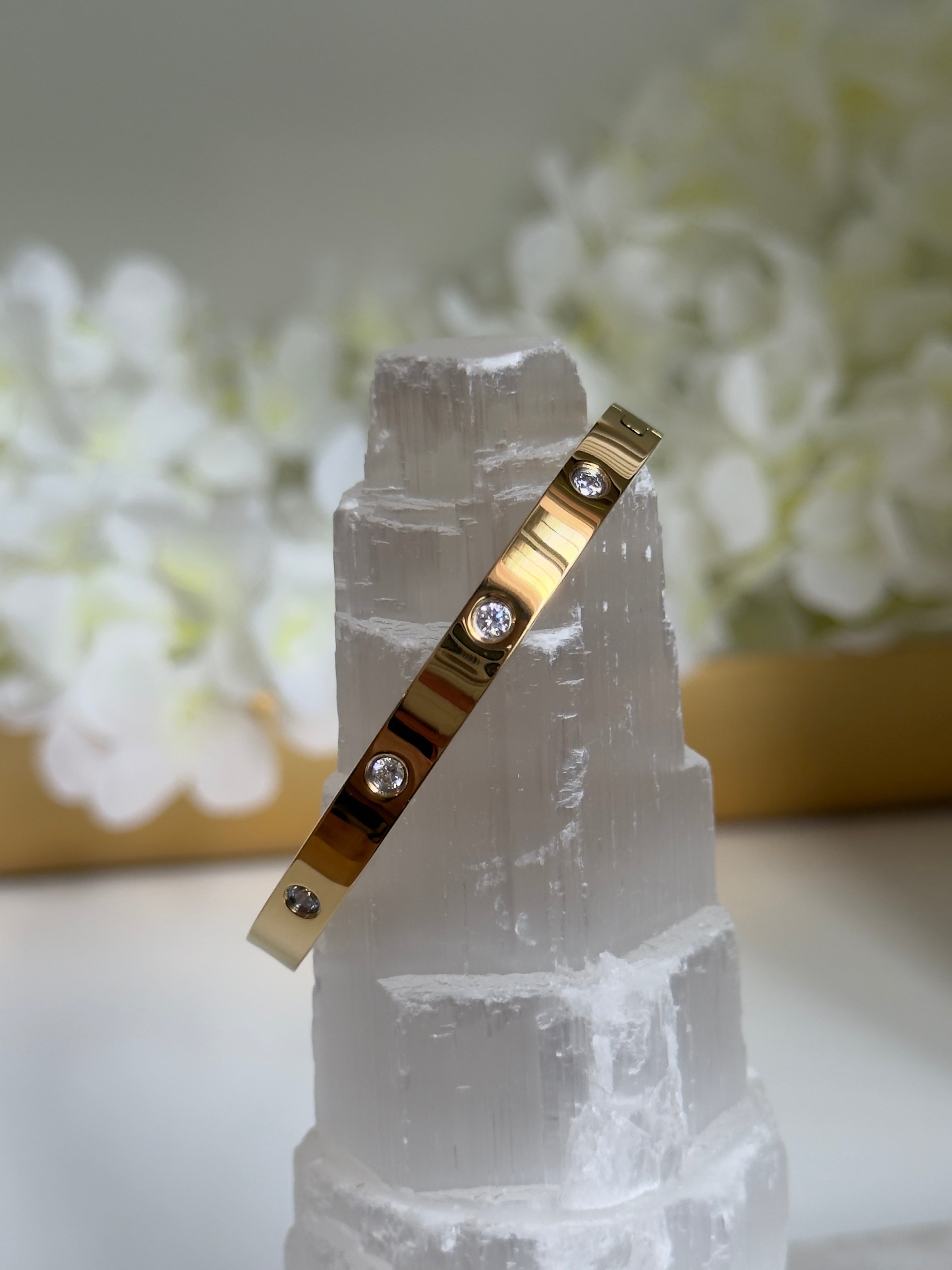 Amour Bracelet Bangle